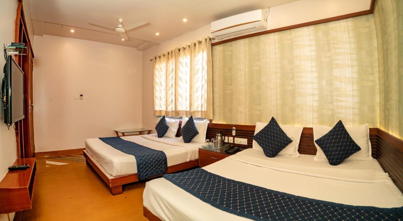 Uddhav Vilas A Family Hotel Ουνταϊπούρ Εξωτερικό φωτογραφία