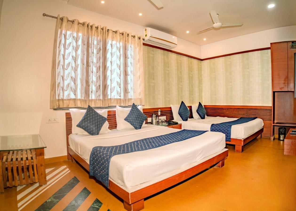 Uddhav Vilas A Family Hotel Ουνταϊπούρ Εξωτερικό φωτογραφία
