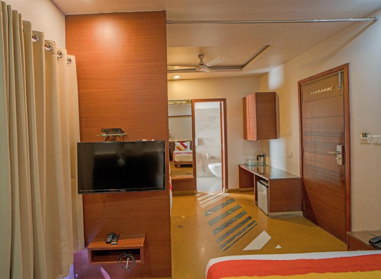 Uddhav Vilas A Family Hotel Ουνταϊπούρ Εξωτερικό φωτογραφία