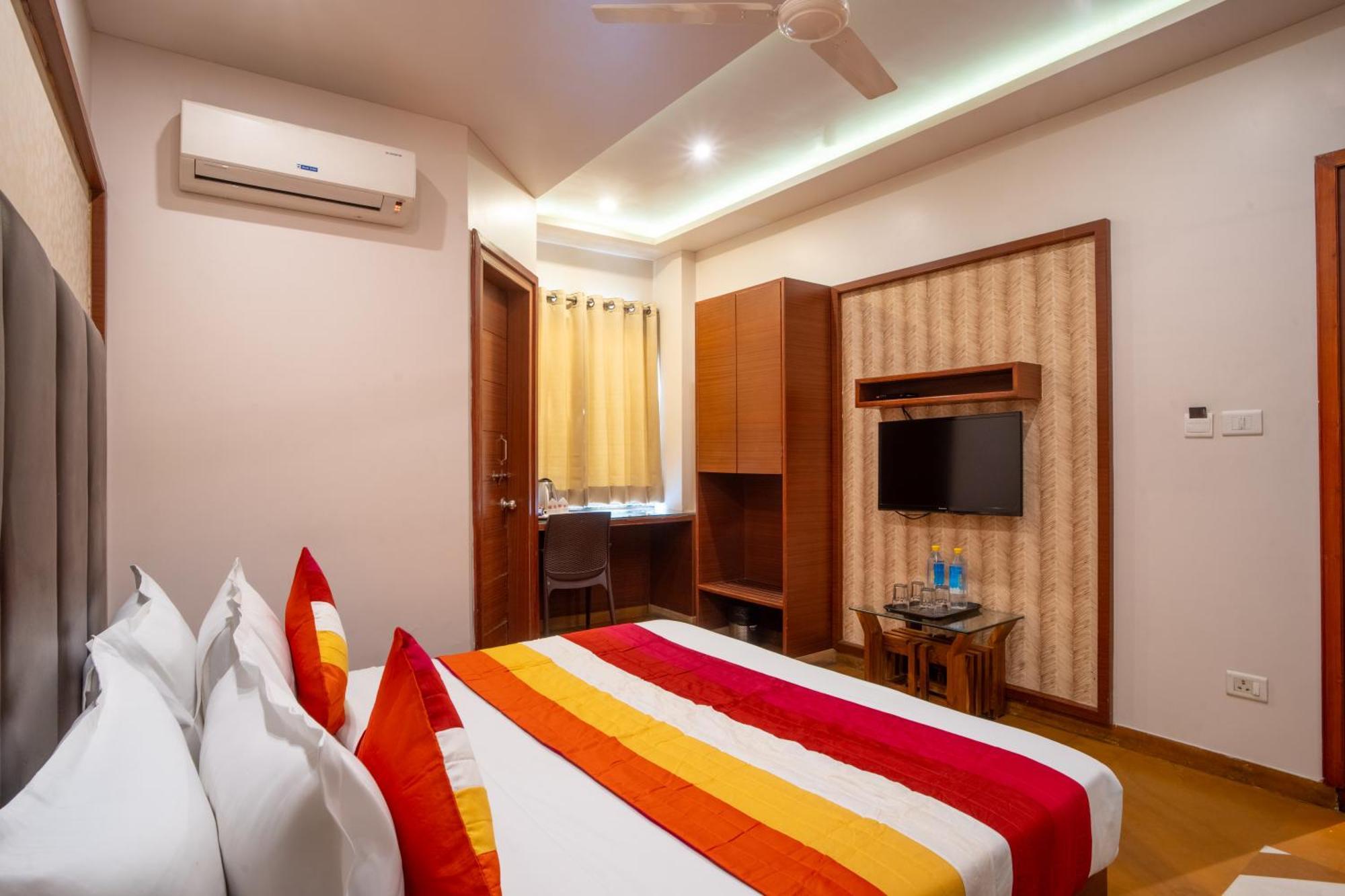 Uddhav Vilas A Family Hotel Ουνταϊπούρ Εξωτερικό φωτογραφία