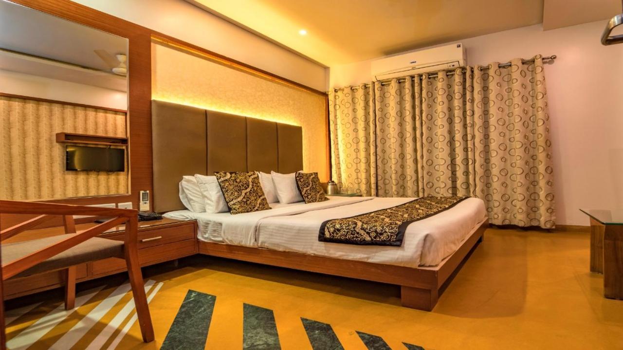 Uddhav Vilas A Family Hotel Ουνταϊπούρ Εξωτερικό φωτογραφία